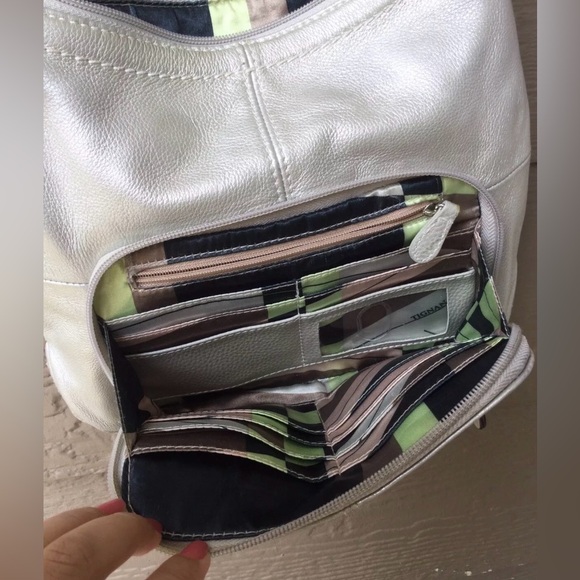 TIGNANELLO Ivory Cream Leather Organizer Shoulder Bag Purse Messenger Crossbody - Picture 3 of 12